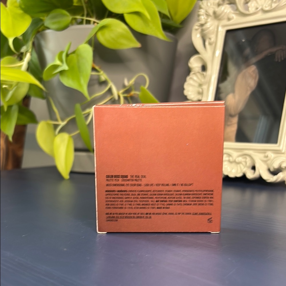 IL MAKIAGE COLOR BOSS SQUAD EYESHADOW
MULTI-DIMENSIONAL 4-PAN EYE COLOR PALETTE - Picture 2 of 6